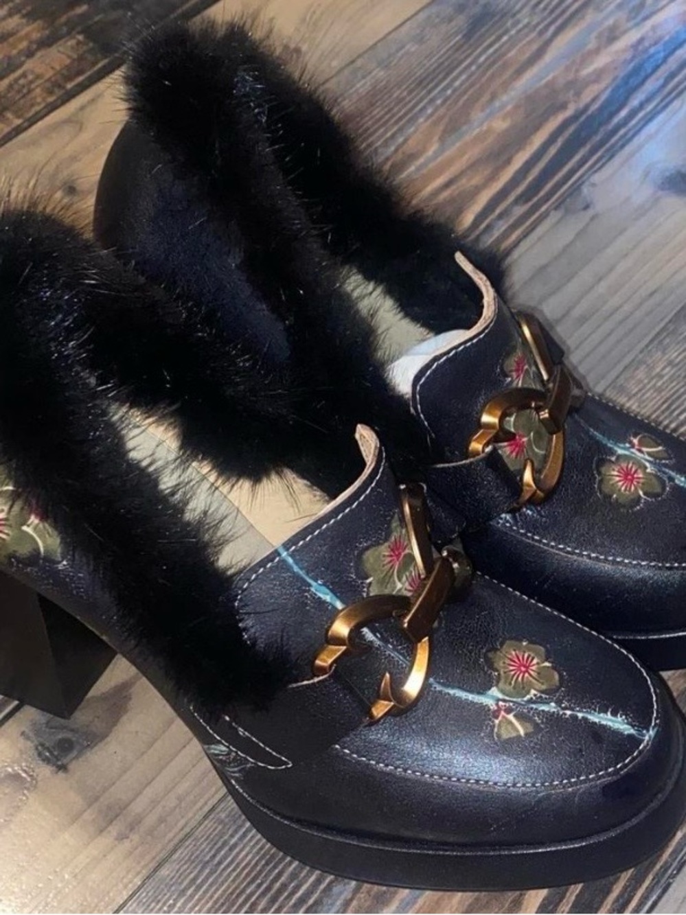 NWOT Artsy black leather Faux Fur Trim Women's Chunky Heel Loafers